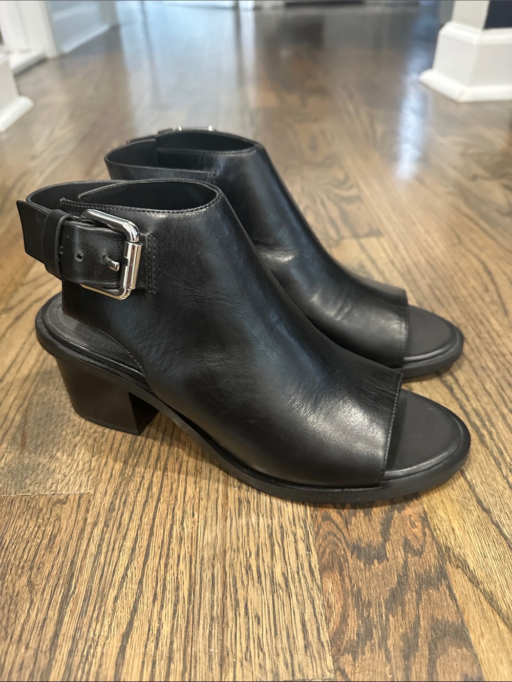 & Other Stories Black Open-Toe Leather Block Heel Sandals with Buckle